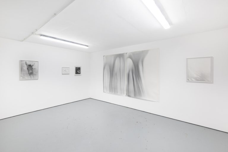 Benjamin Jones « Odd Sympathy » à la Santi Gallery, Londres